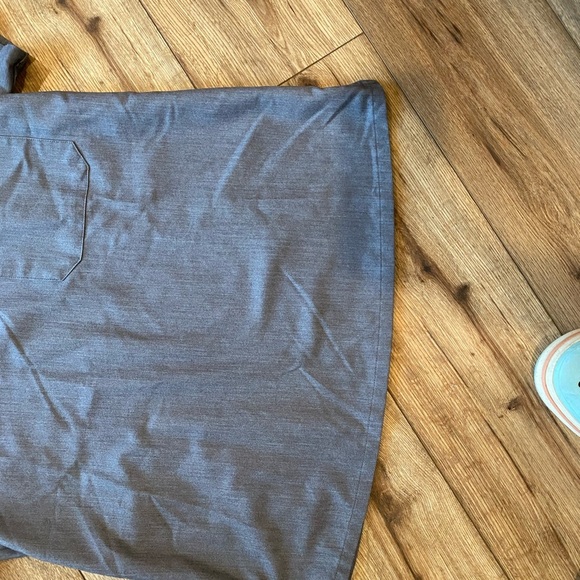 FIGS Catarina One-Pocket Scrub Top in grey - Picture 5 of 9